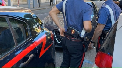 Nascondeva 100 grammi di cocaina in dispensa, arrestata una 49enne