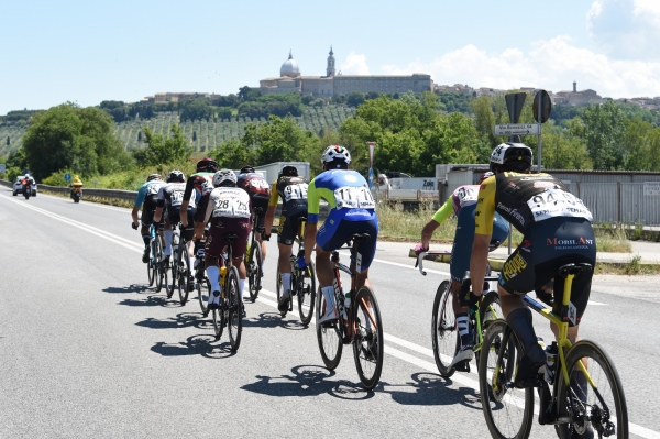 43 edizioni di passione ciclistica: la Due Giorni Marchigiana celebra Castelfidardo e lo Sporting Club Sant’Agostino