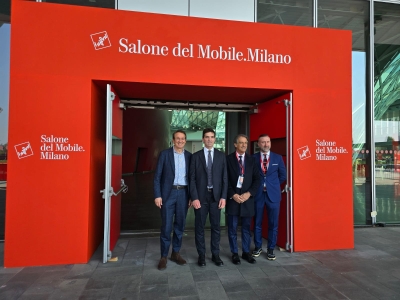REGIONE MARCHE AL SALONE DEL MOBILE DI MILANO CON 22 AZIENDE D’ECCELLENZA. LA VISITA DEL PRESIDENTE ACQUAROLI