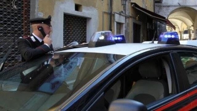 Minacciata con un coltello dal marito, si rifugia in Comune