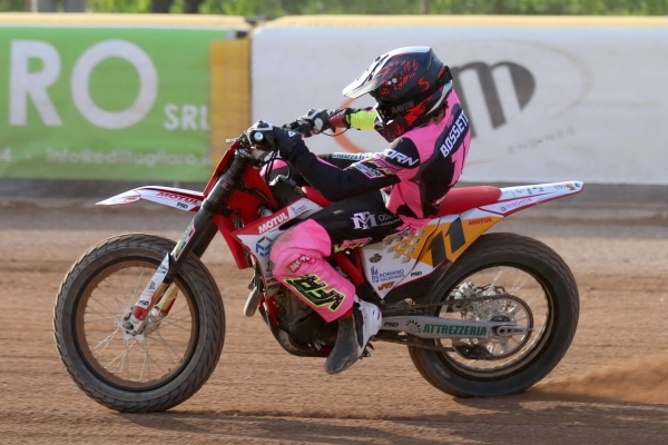 DA TERENZANO DEL FRIULI PARTE IL CAMPIONATO MONDIALE FLAT-TRACK: VFR RACING IN GARA CON GIACOMO BOSSETTI