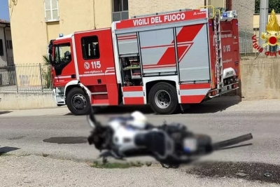 Incidente tra moto e autovettura, ferito il centauro