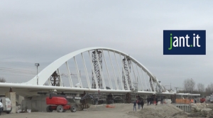 Posato l&#039;ultimo concio del nuovo ponte sul fiume Cesano