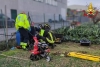 Rimane incastrato nelle lame della motozappa, ferito agricoltore