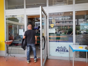 Ascoli Piceno - Furto con spaccata al bar tabaccheria di Monticelli, caccia al ladro