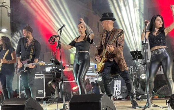 Cantine Aperte: un weekend tra vino, musica, cibo e divertimento alla Cantina “Villa Pigna”. Gran finale con i "DISTRETTO 13"