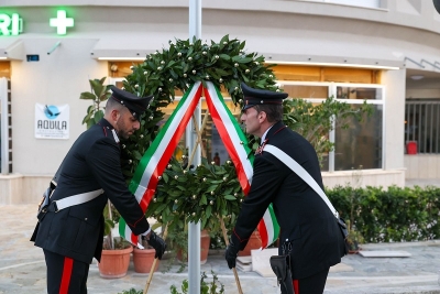 Nereto, posta una Corona d’alloro al monumento ai caduti nella strage di Nassirya