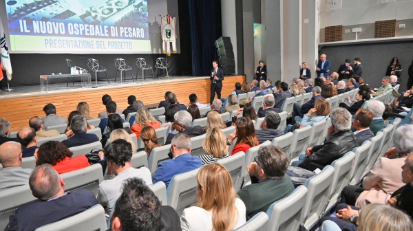 Nuovo Ospedale di Pesaro, il presidente Acquaroli agli operatori sanitari: ”Sarà un ospedale all’avanguardia a livello nazionale: ambiente di lavoro efficiente e funzionale, garantirà prestazioni di eccellenza”