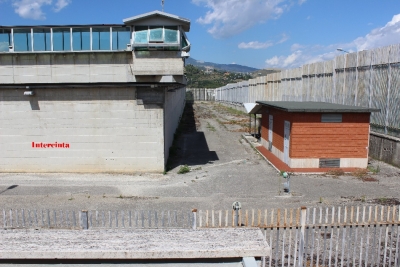 Ascoli Piceno - Detenuti con i cellulari, perquisizioni al carcere del Marino