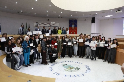 Premiazione del concorso indetto dall&#039; Associazione Smart Piceno APS  &quot; INTELLIGENZA ARTIFICIALE,( A.I.), Turismo e Territorio