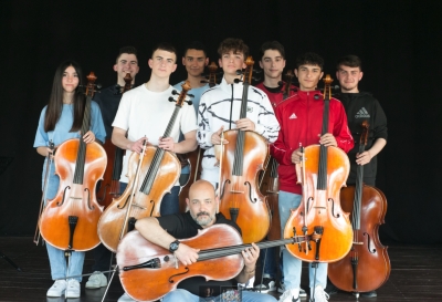 “Sfide”, sabato non stop con i violoncelli Concerti nelle chiese e nella sala Cola Scatta progetto scuola per 800 studenti