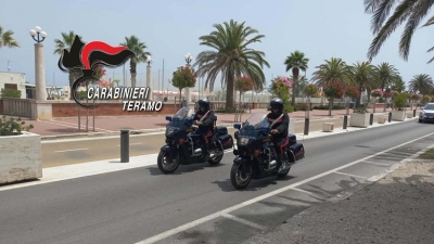 Sorpresi dai Carabinieri di Giulianova con attrezzi atti allo scasso