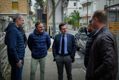Percorso pedonale di via delle Zeppelle, consegnati i lavori per la riqualificazione del tratto tra via Arno e lo stadio Del Duca