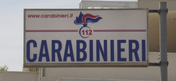 Indagato un quarantacinquenne per atti osceni in pubblico