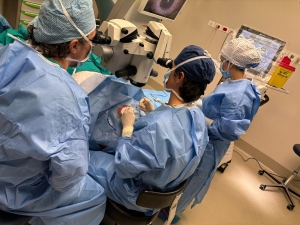 Oculistica, primo trapianto corneale lamellare nella Asl di Teramo su una donna di 66 anni