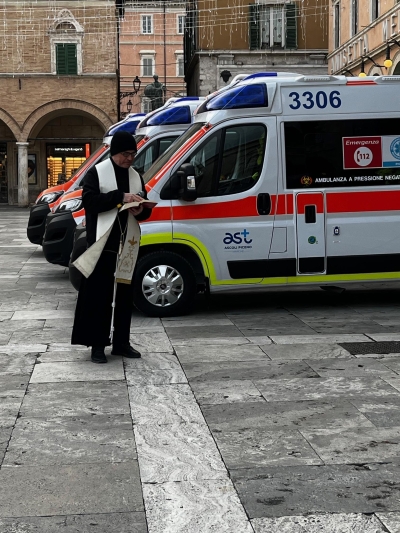 6 NUOVE AMBULANZE PER LA CENTRALE OPERATIVA 118 DELL’AST DI ASCOLI RINNOVATO COMPLETAMENTE IL PARCO MEZZI DEL SOCCORSO PICENO
