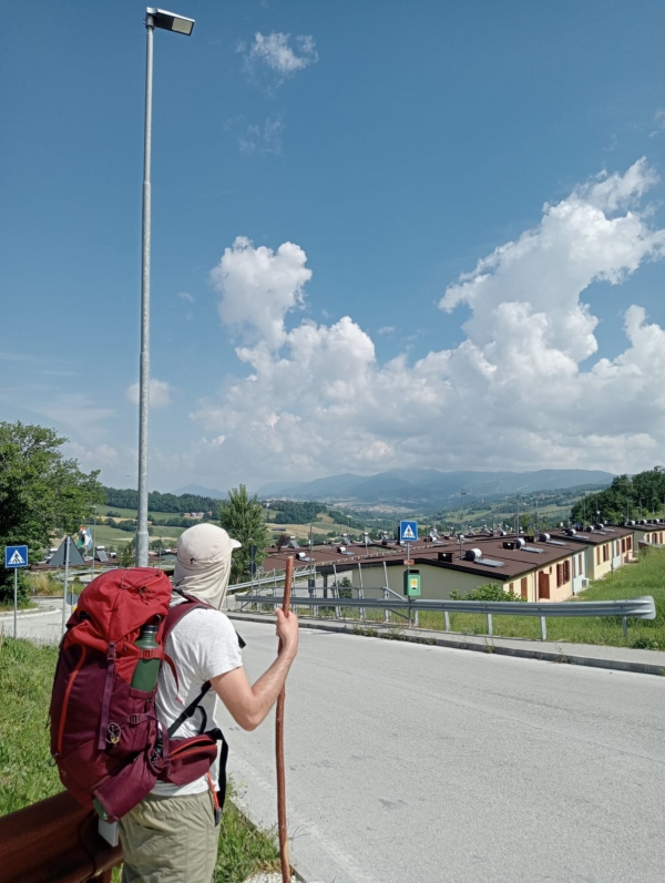 Il Cammino delle Terre Perdute: un viaggio a piedi nel cuore delle aree interne per segnalare le criticità ma anche ammirare,  riscoprire il senso di comunità e accoglienza