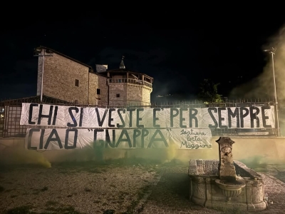 Ascoli Piceno - Addio a Piergiorgio D'Annunzio, striscione a Porta Maggiore in suo onore