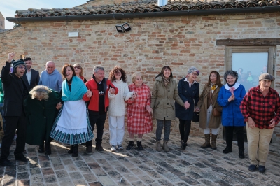 Montalto delle Marche: commozione, risate e tutto esaurito per lo spettacolo del corso di teatro di comunità