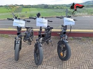 Prosegue senza sosta l’azione di prevenzione e controllo messa in campo dal Comando Provinciale dei Carabinieri di Teramo per contrastare l’allarmante fenomeno delle biciclette elettriche modificate.