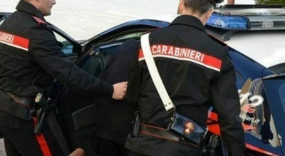 Feriscono il proprietario dopo un furto, si danno alla fuga ma vengono arrestati a Mosciano e a Giulianova