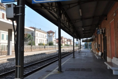 Donna muore investita da un treno Freccia di Trenitalia lungo la linea Adriatica